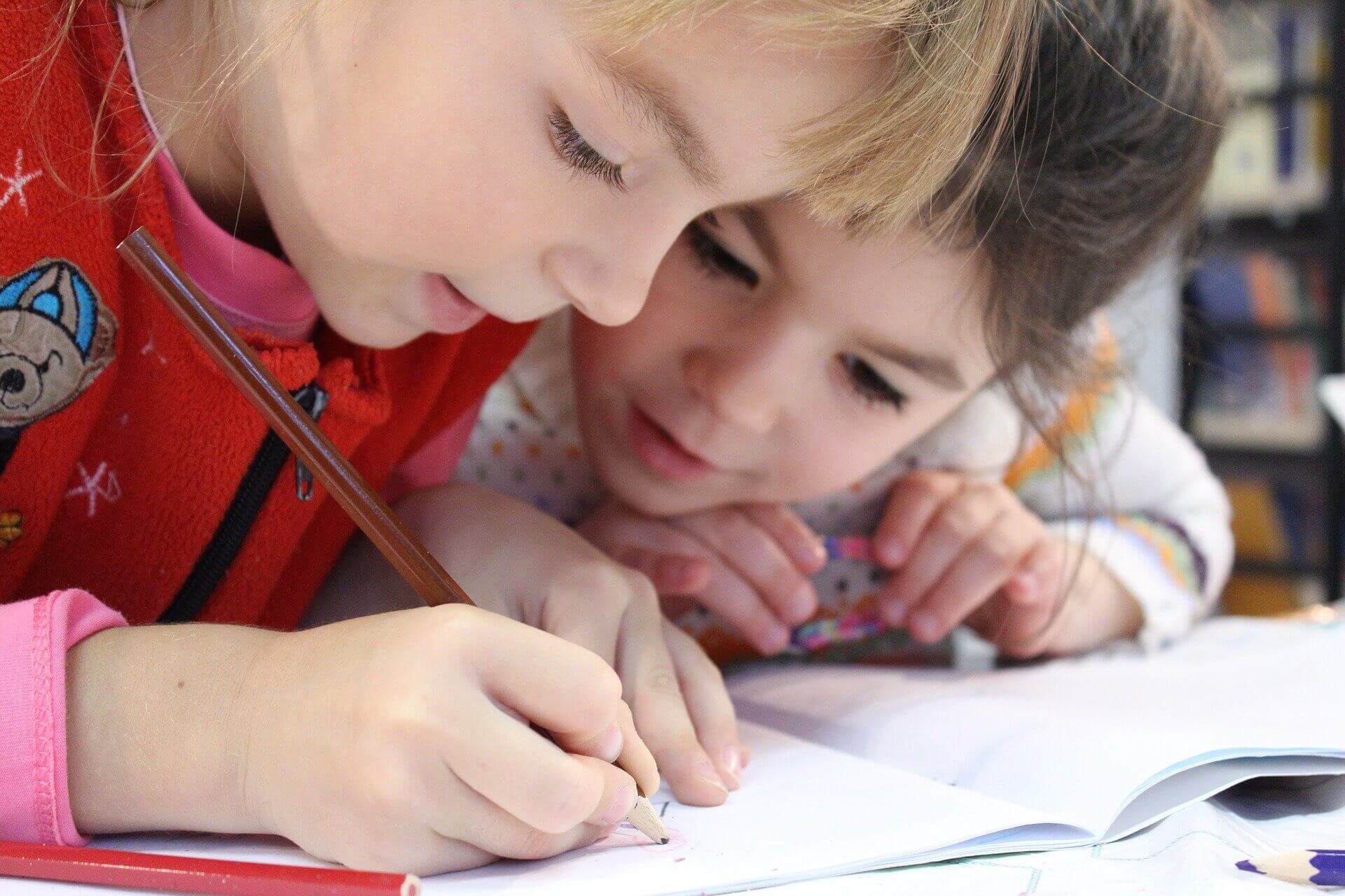 GARDE D’ENFANTS ET ACTIVITÉ PARTIELLE